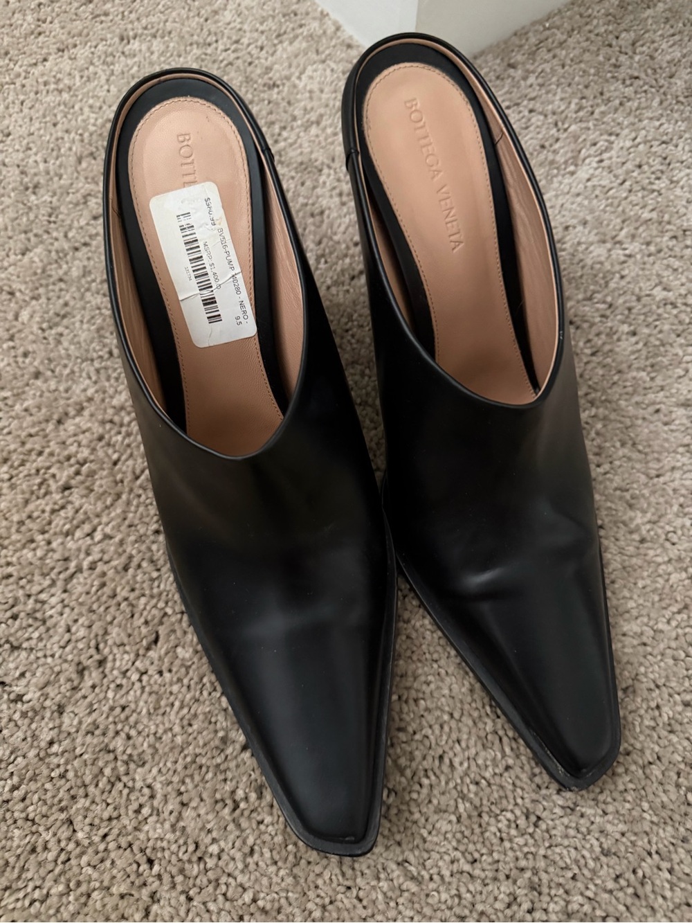 Bottega Veneta Black Pointed Leather Mules